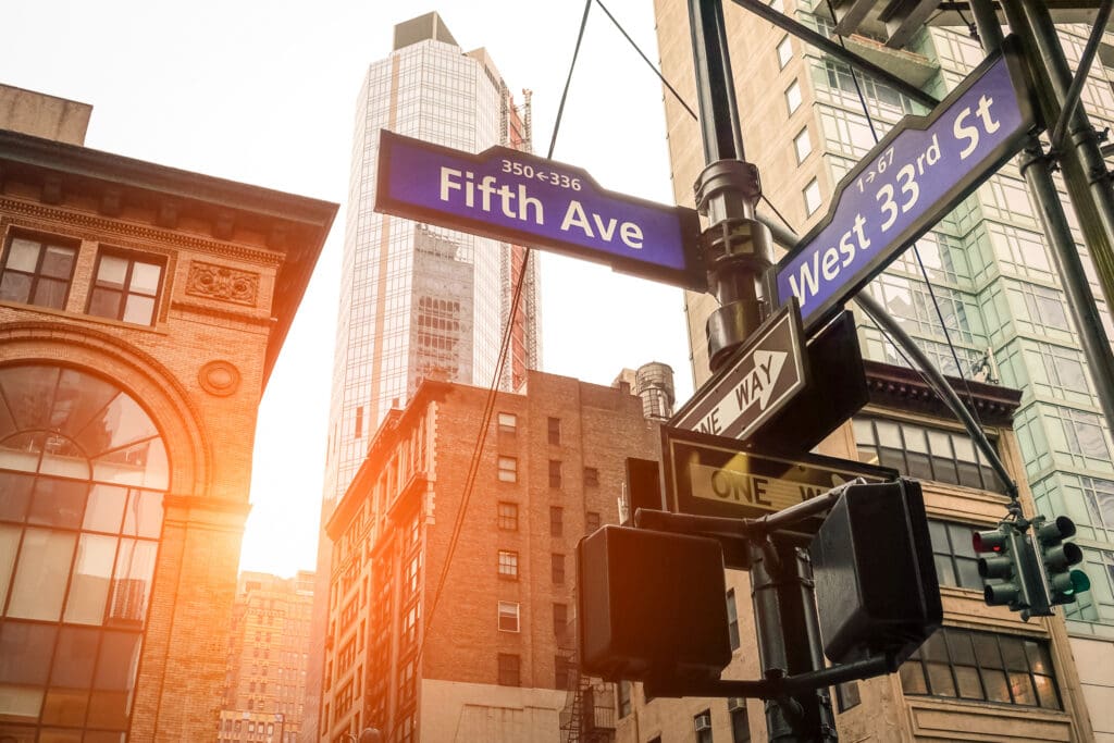 Street,Sign,Of,Fifth,Ave,And,West,33rd,St,At