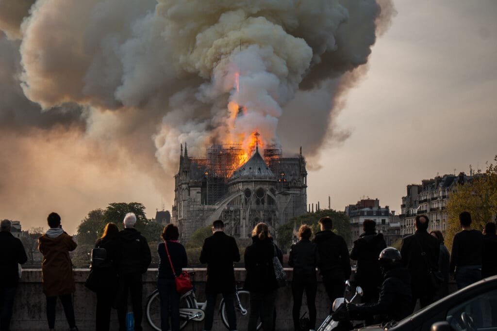 Paris,,France,,16,Avril,2019,,Notre,Dame,De,Paris,,Fire