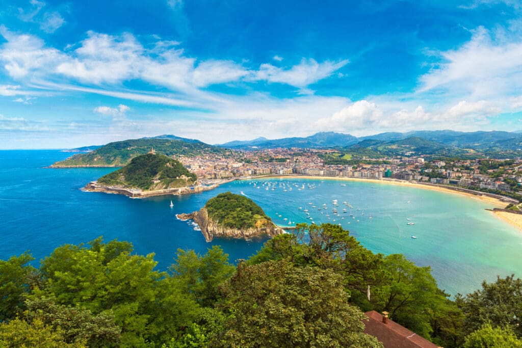 Panoramic,Aerial,View,Of,San,Sebastian,(donostia),In,A,Beautiful