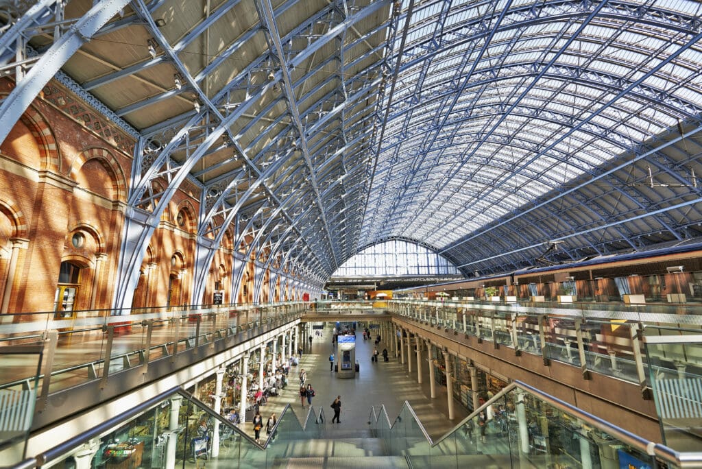 London,england,June,08:,St,Pancras,Station,On,June,08,,2014