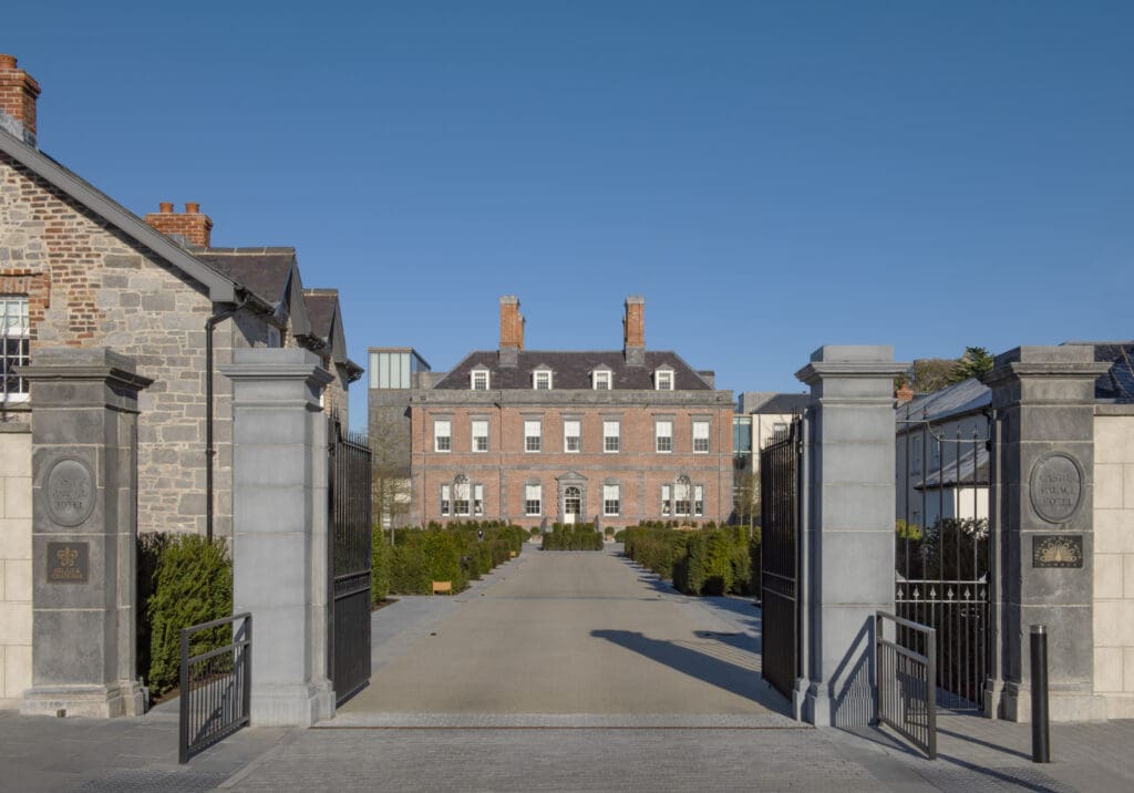 Cashel Palace Hotel - Facade and Avenue with Gates