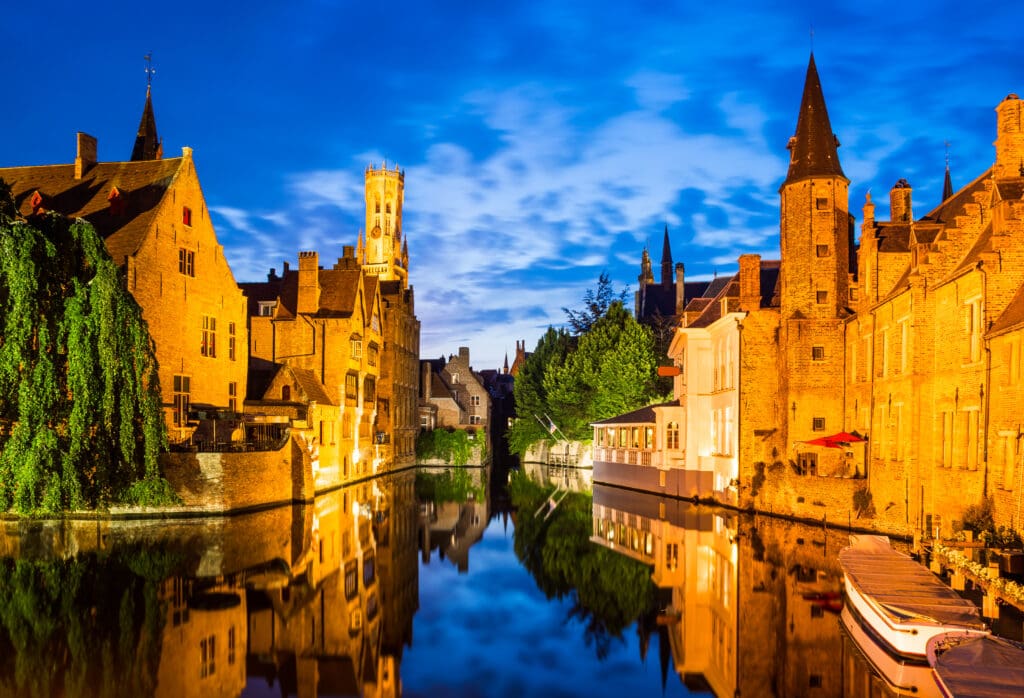 Bruges,,Belgium.,Image,With,Rozenhoedkaai,In,Brugge,,Dijver,River,Canal