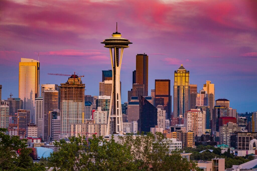 Seattle,Space,Needle,At,Evening.,Amazing,Sunset,,Red,Sky,,Pink