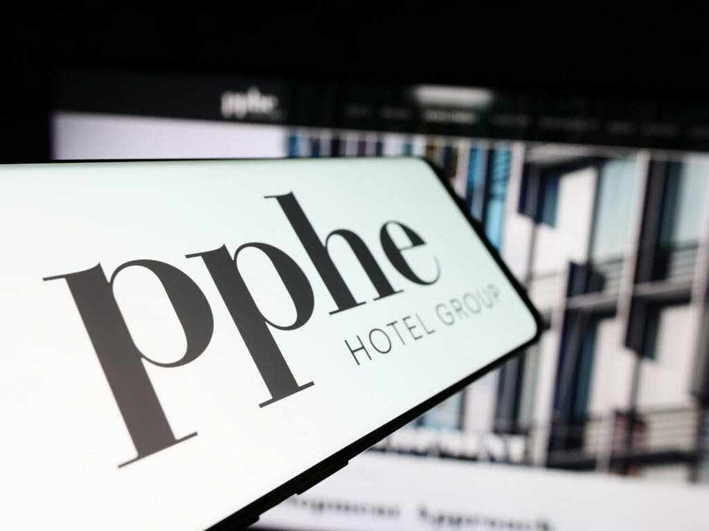 Stuttgart,,Germany,-,04-04-2024:,Smartphone,With,Logo,Of,British,Hospitality