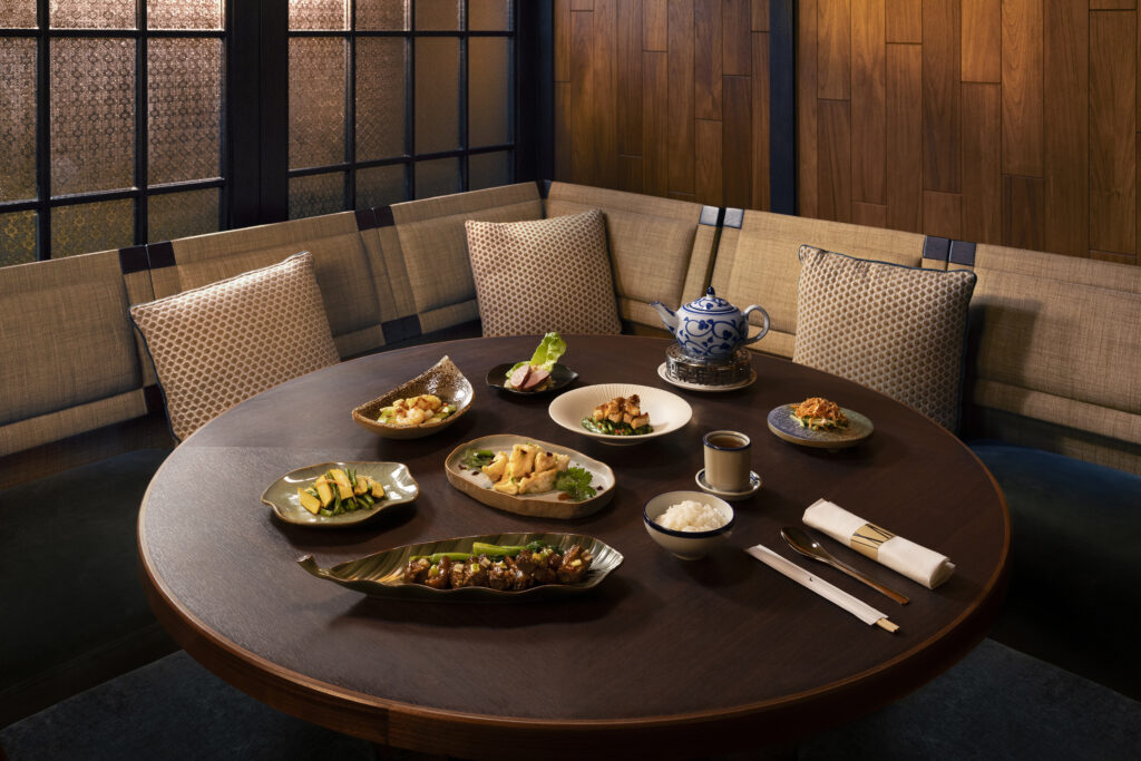 New+“Hong+Kong+Flavours”+menu+offerings+created+with+Yat+Tung+Heen+for+Premium+Economy+class
