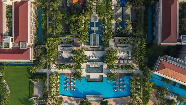 TravMedia_United_Kingdom_medium-sized_1663795_2025—Mulia-Hotels_Mulia_Bali_Drone