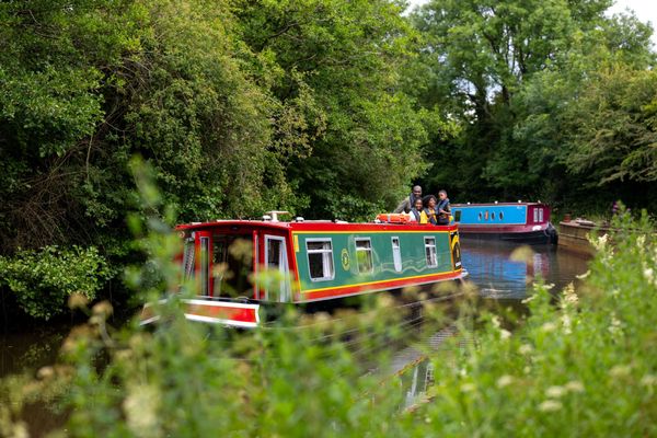 TravMedia_United_Kingdom_medium-sized_1665622_Worcester_Birmingham_Canal_near_Alvechurch_credit_ABC_Boat_Hire_web_res