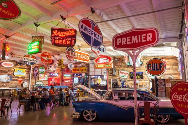 TravMedia_United_Kingdom_medium-sized_1670527_Cooks_Garage__0011_2017-medium