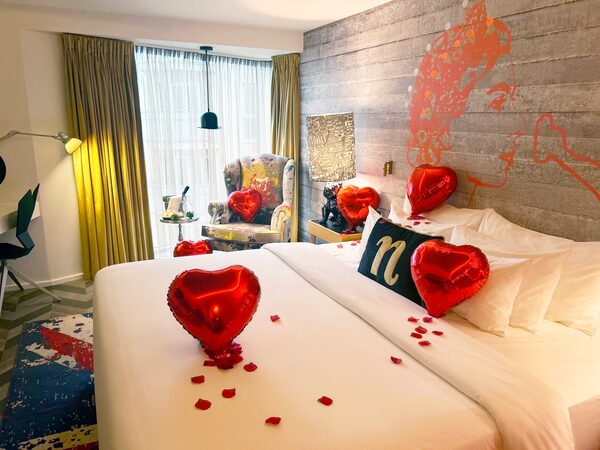 TravMedia_United_Kingdom_medium-sized_1670700_nhow_London_Valentines_room
