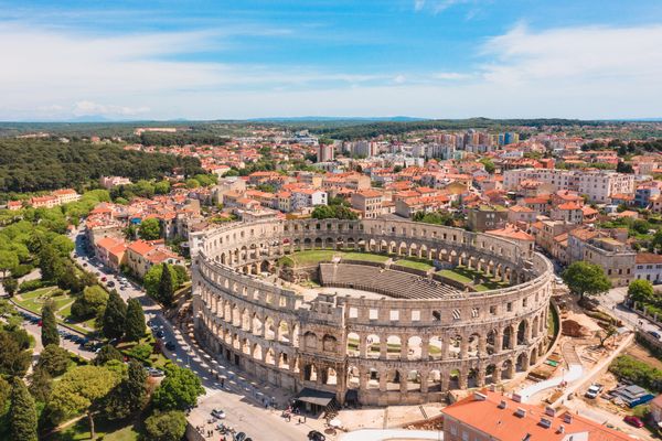 TravMedia_United_Kingdom_medium-sized_1671738_arena-pula-optimizirano-za-web-ivan-sardi