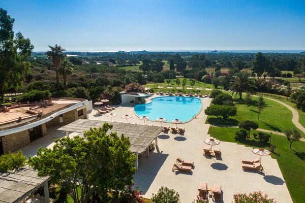 TravMedia_United_Kingdom_medium-sized_1671752_Is_Molas_-_pool_view