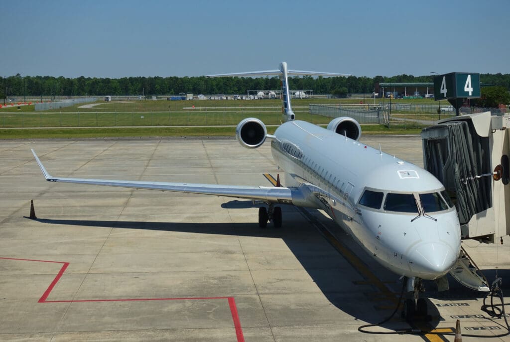 Savannah,,Ga,-3,May,2020-,View,Of,A,Crj900,Bombardier