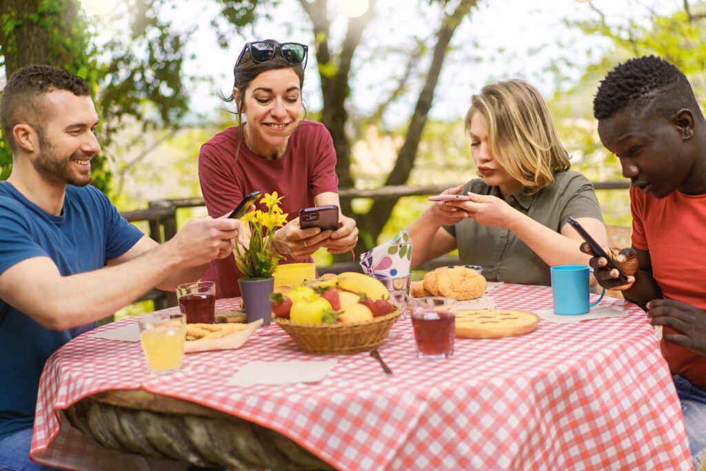 Group,Of,Multiethnic,Friends,Having,Fun,Taking,Pictures,Of,Food