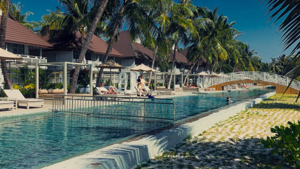 maldives-longest-pool